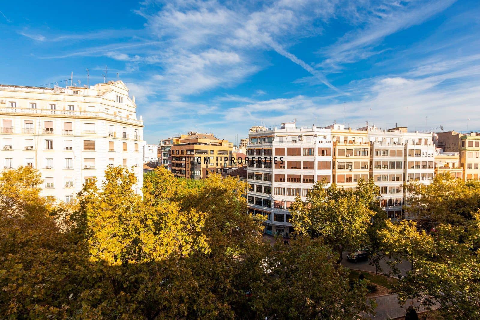 Office for rent in Valencia city - € 1,800 (Ref: 8942216)