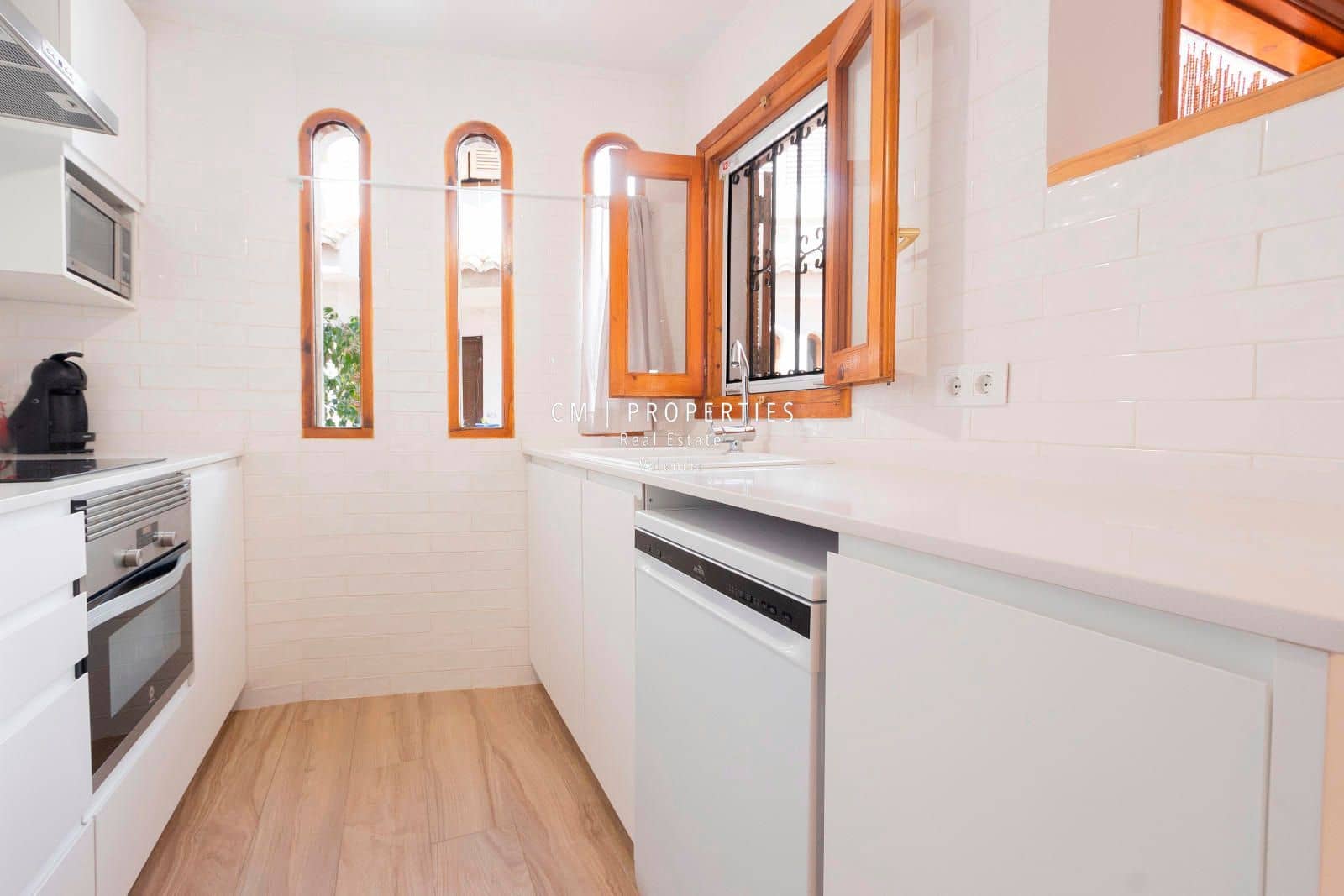 3 slaapkamer Huis te huur in La Pobla de Farnals met zwembad garage - € 1.650 (Ref: 8944952)