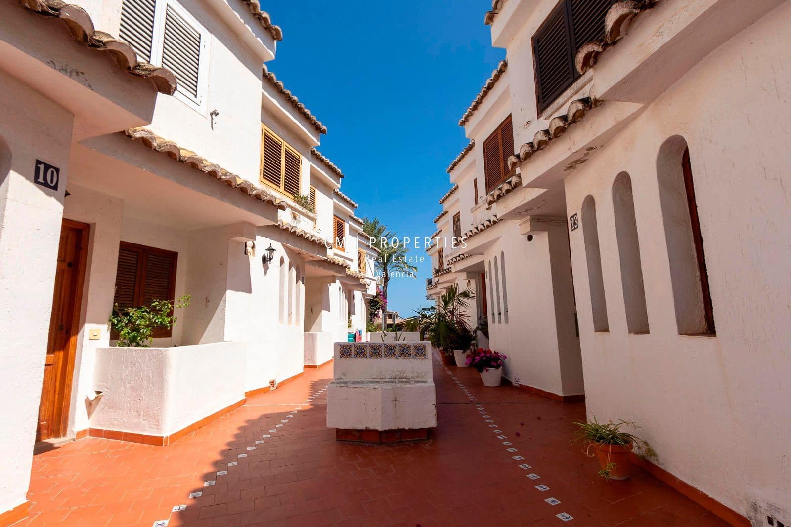 3 slaapkamer Huis te huur in La Pobla de Farnals met zwembad garage - € 1.650 (Ref: 8944952)