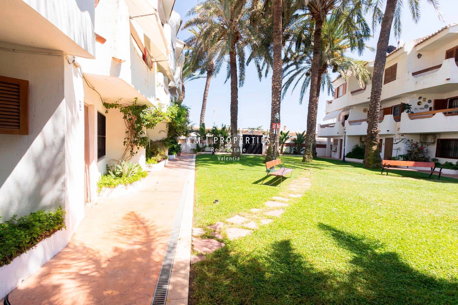 3 slaapkamer Huis te huur in La Pobla de Farnals met zwembad garage - € 1.650 (Ref: 8944952)