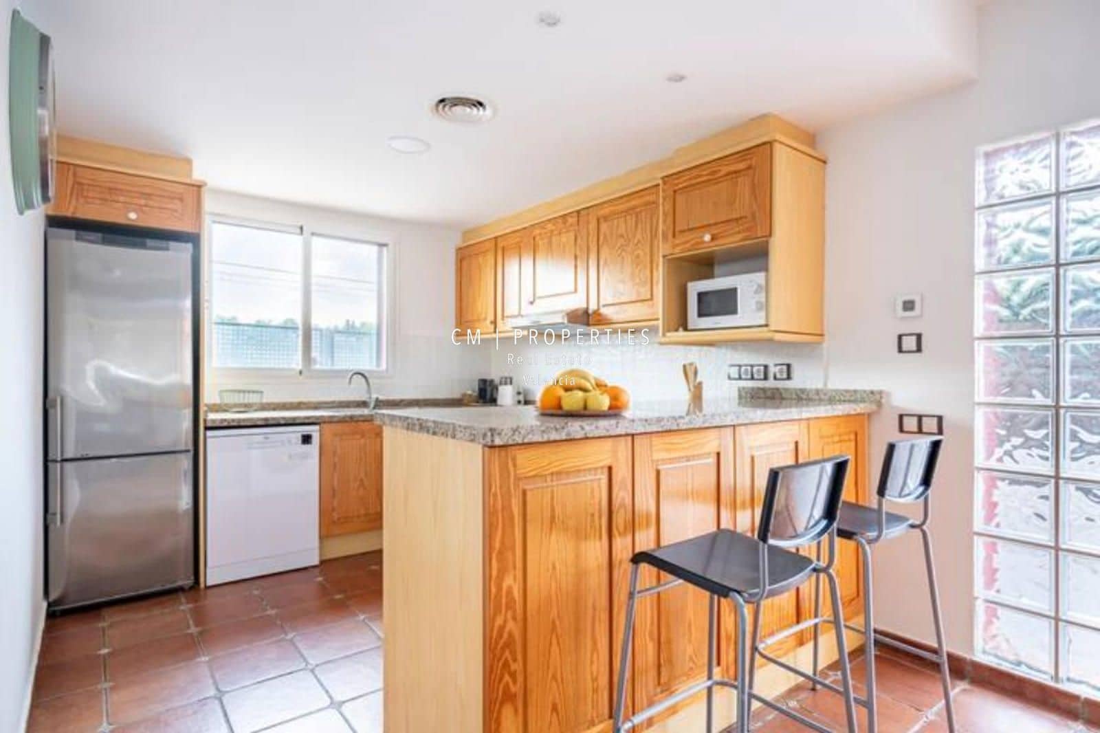 3 soveværelse Villa til leje i Riba-roja de Turia med swimmingpool garage - € 2.500 (Ref: 8947406)