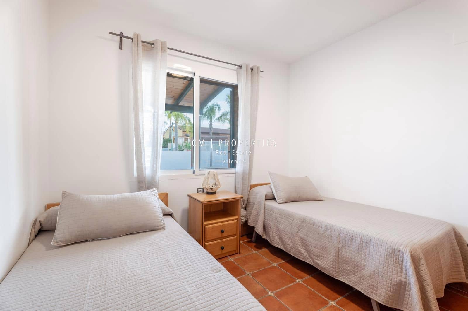 3 soveværelse Villa til leje i Riba-roja de Turia med swimmingpool garage - € 2.500 (Ref: 8947406)