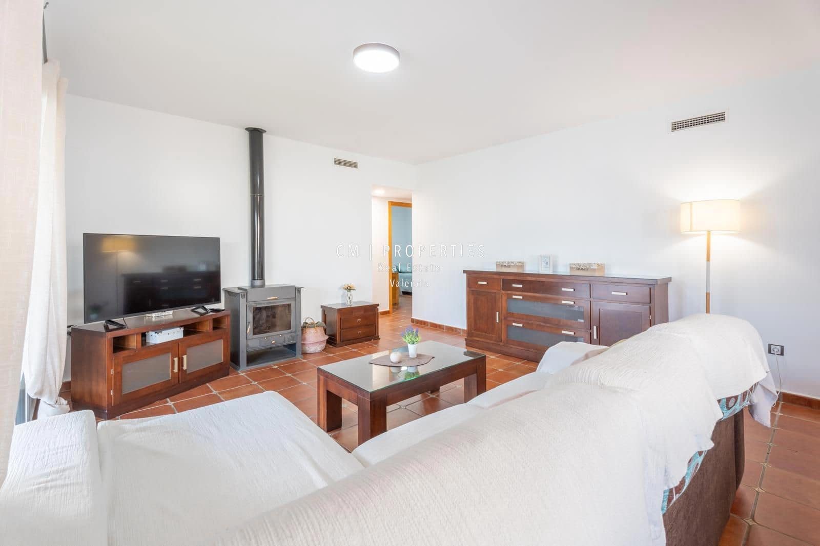 3 soveværelse Villa til leje i Riba-roja de Turia med swimmingpool garage - € 2.500 (Ref: 8947406)