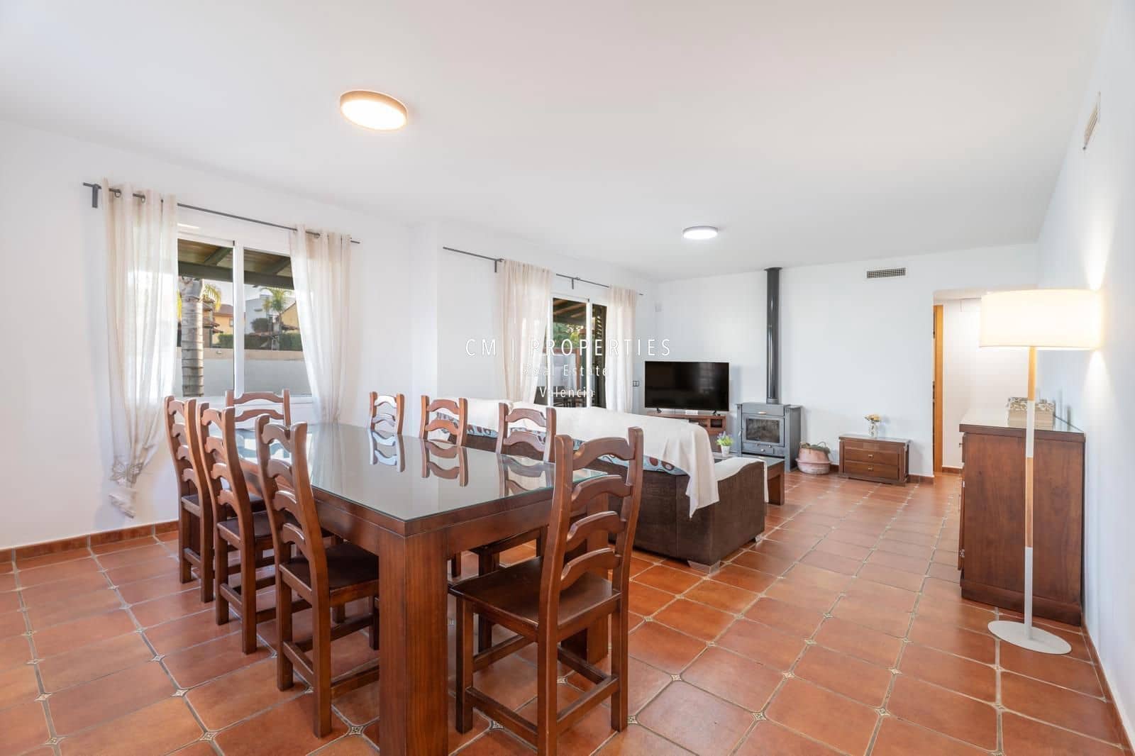 3 soveværelse Villa til leje i Riba-roja de Turia med swimmingpool garage - € 2.500 (Ref: 8947406)