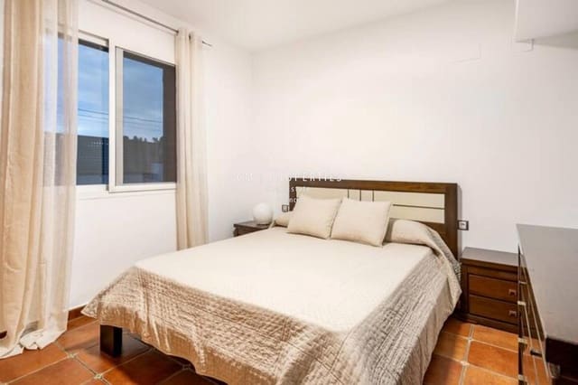 3 bedroom Villa for rent in Riba-roja de Túria with pool garage - € 2,500 (Ref: 8947406)