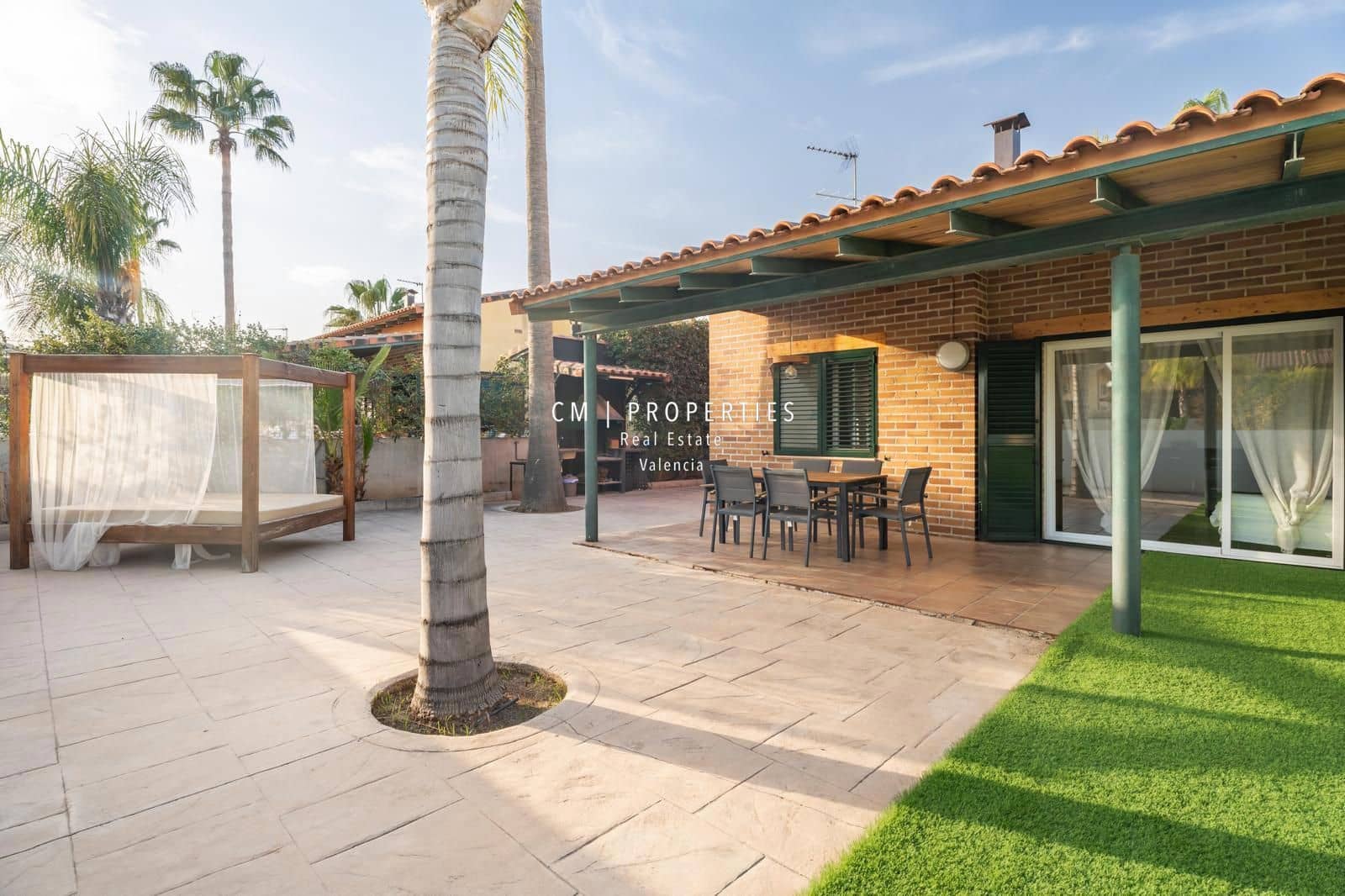 3 soveværelse Villa til leje i Riba-roja de Turia med swimmingpool garage - € 2.500 (Ref: 8947406)