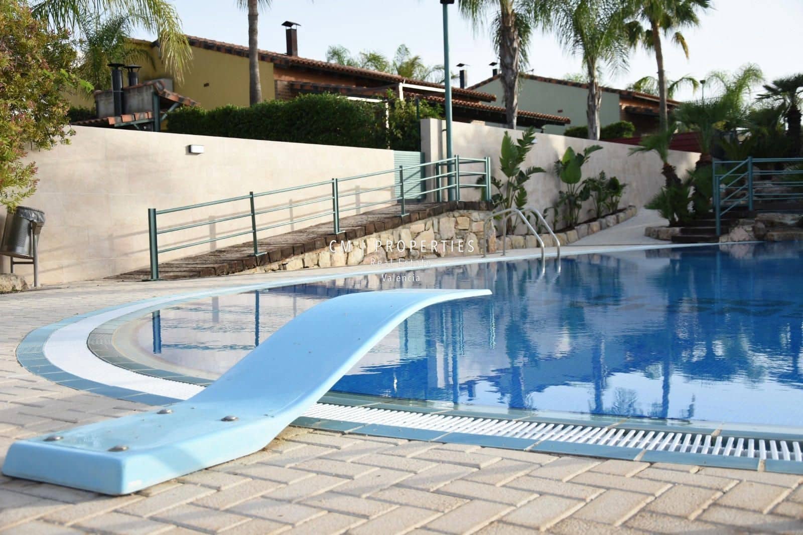 3 soveværelse Villa til leje i Riba-roja de Turia med swimmingpool garage - € 2.500 (Ref: 8947406)