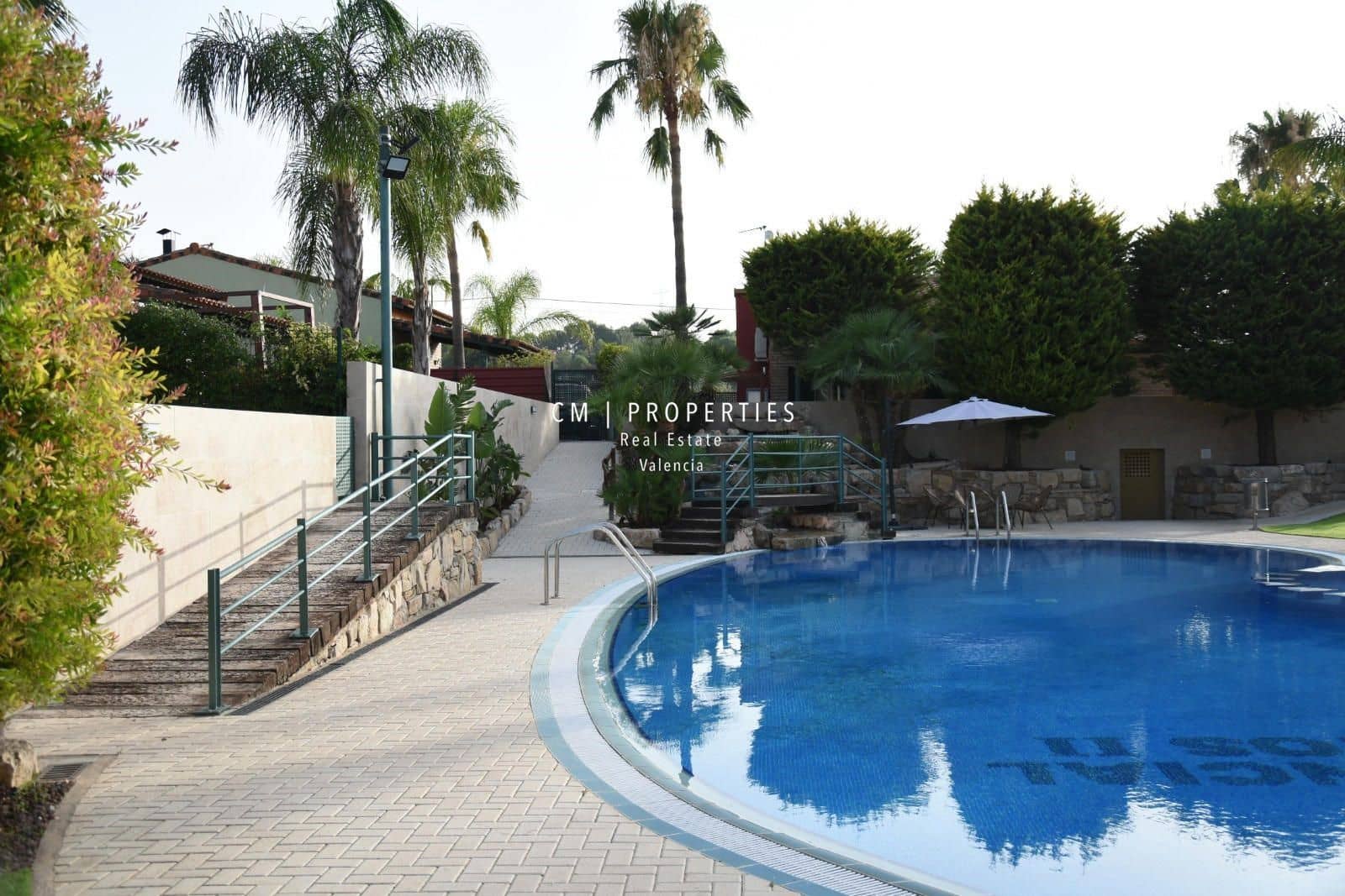 3 soveværelse Villa til leje i Riba-roja de Turia med swimmingpool garage - € 2.500 (Ref: 8947406)