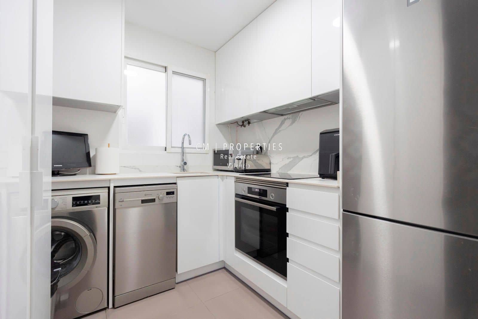 3 soverom Leilighet til leie i Valencia by - € 2 200 (Ref: 8948116)