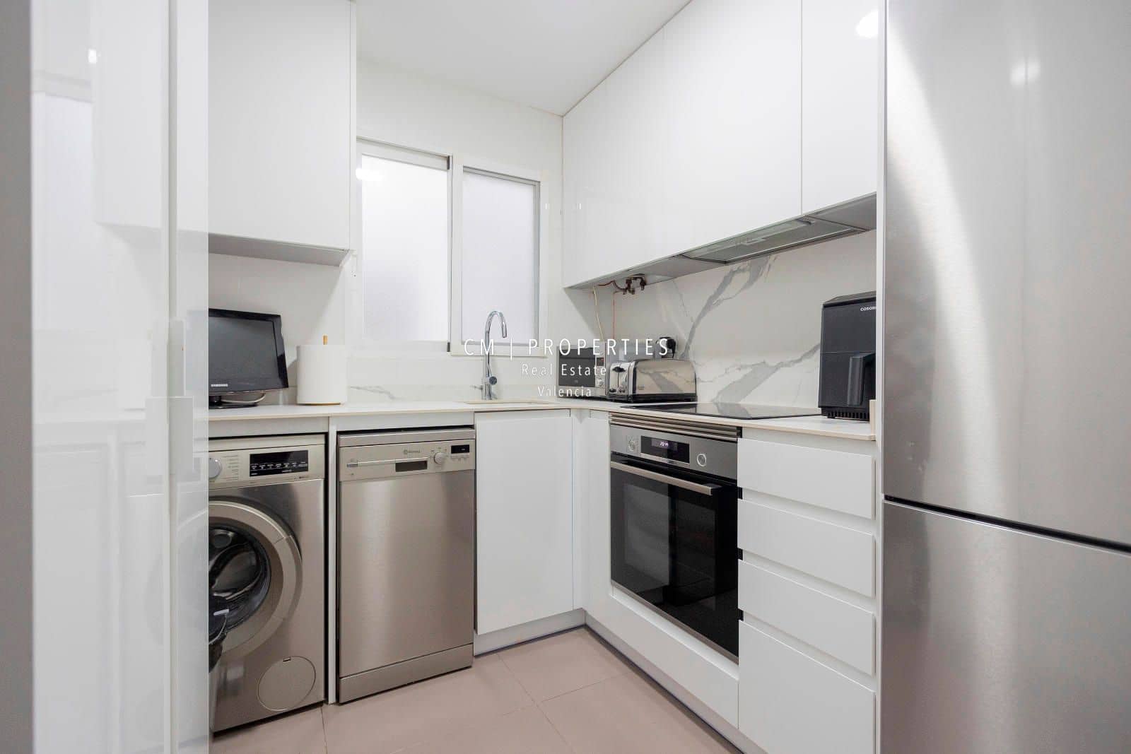 3 soverom Leilighet til leie i Valencia by - € 2 200 (Ref: 8948116)