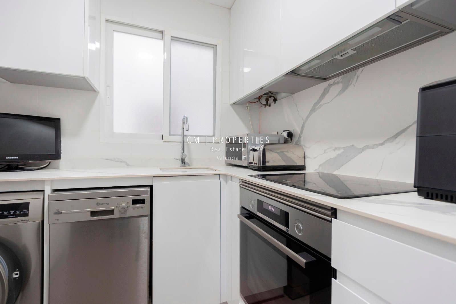 3 soverom Leilighet til leie i Valencia by - € 2 200 (Ref: 8948116)