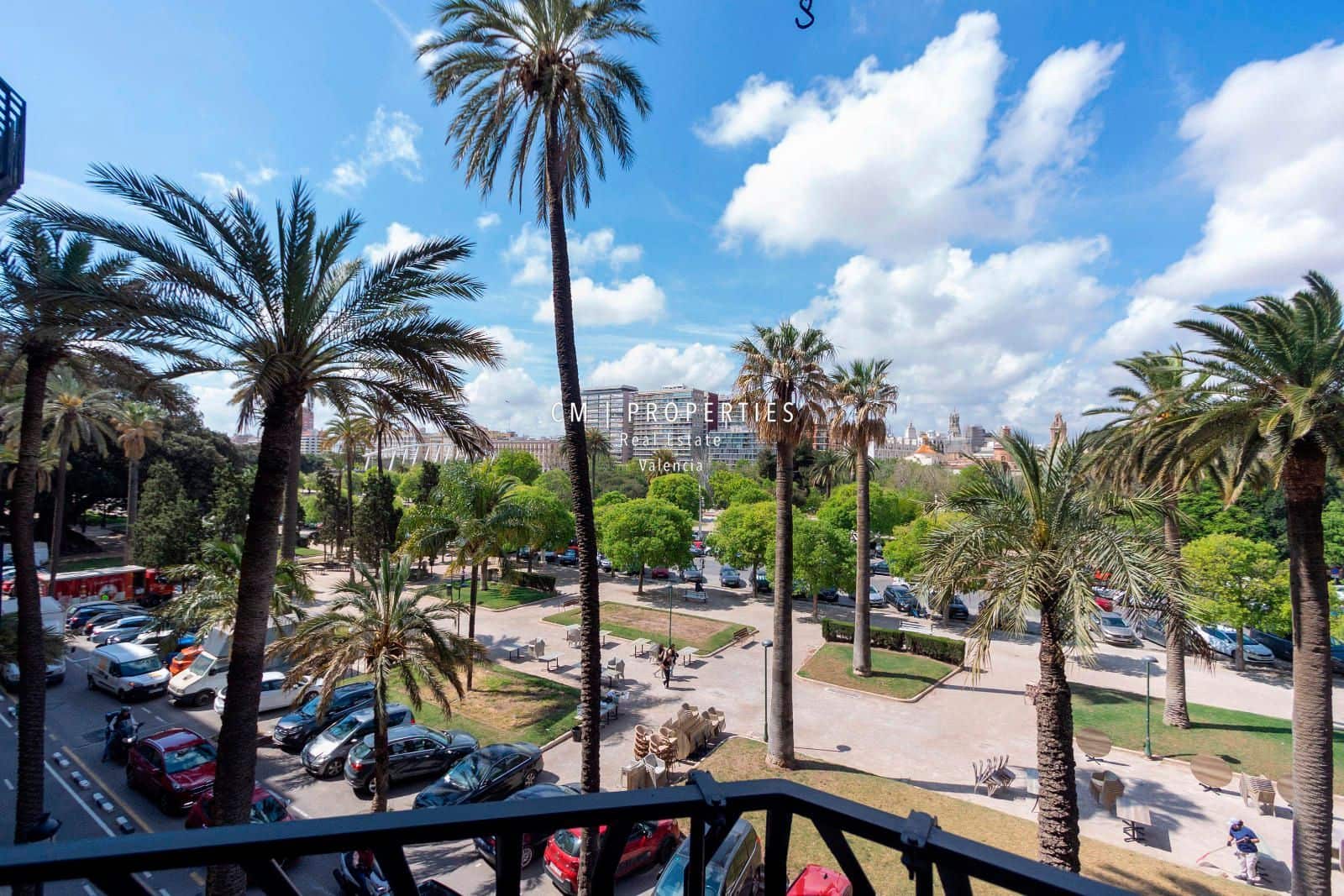 4 soverom Leilighet til leie i Valencia by - € 4 500 (Ref: 8954735)