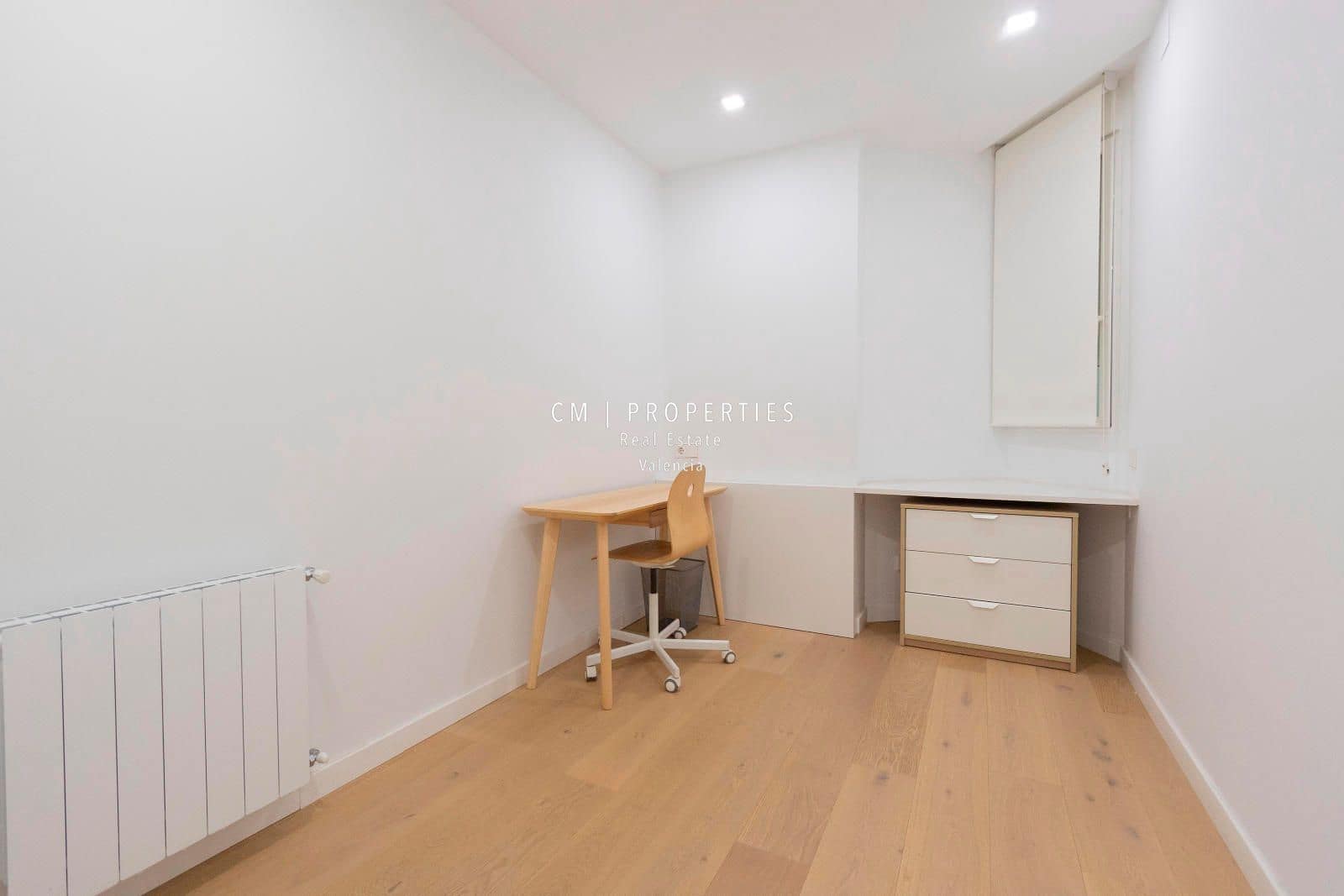 4 soverom Leilighet til leie i Valencia by - € 4 500 (Ref: 8954735)