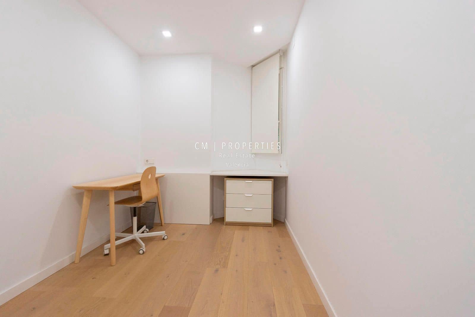 4 soverom Leilighet til leie i Valencia by - € 4 500 (Ref: 8954735)