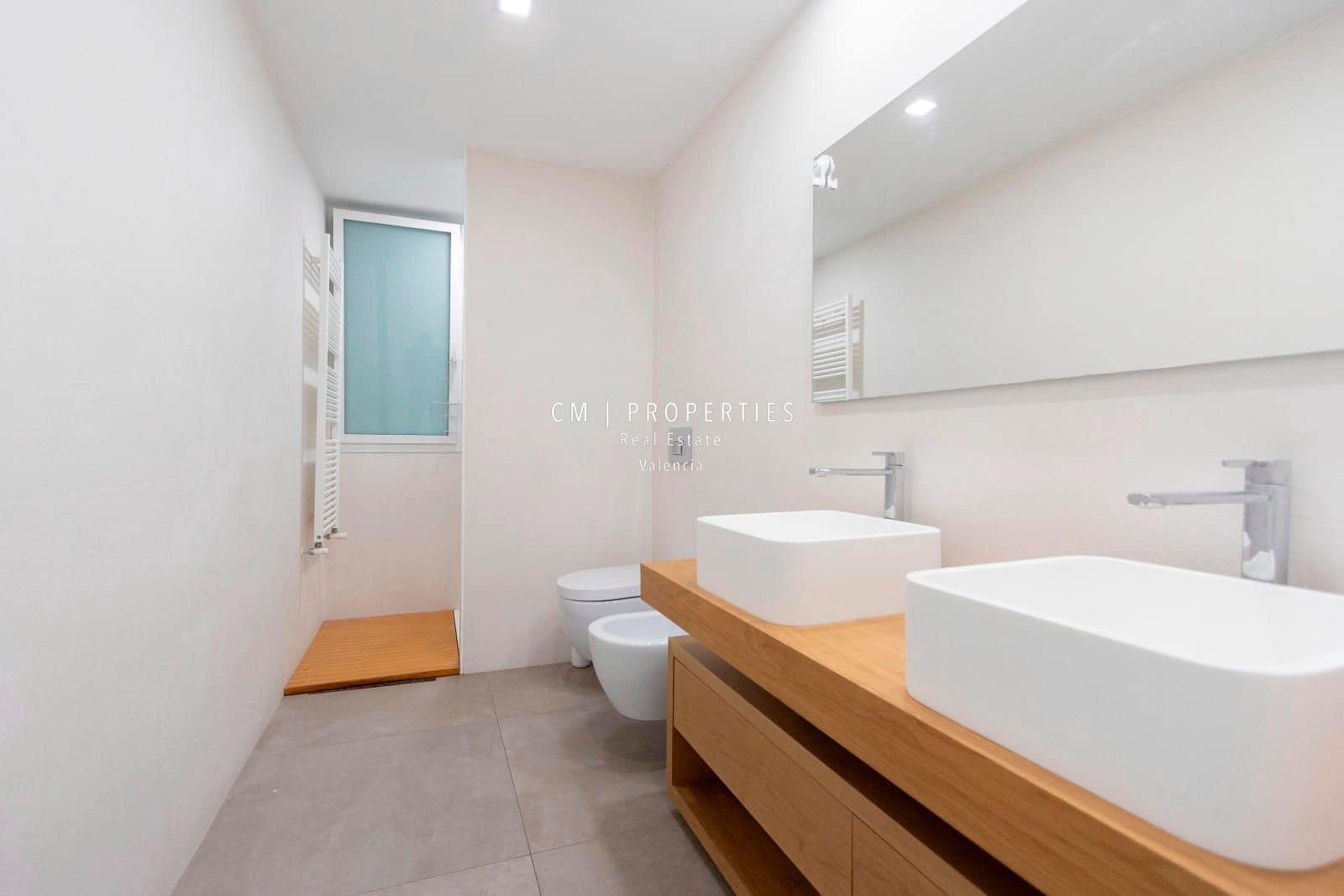 4 soverom Leilighet til leie i Valencia by - € 4 500 (Ref: 8954735)