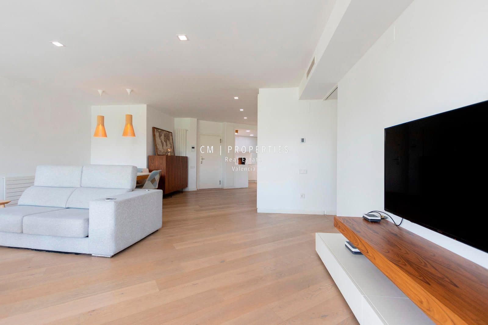 4 soverom Leilighet til leie i Valencia by - € 4 500 (Ref: 8954735)