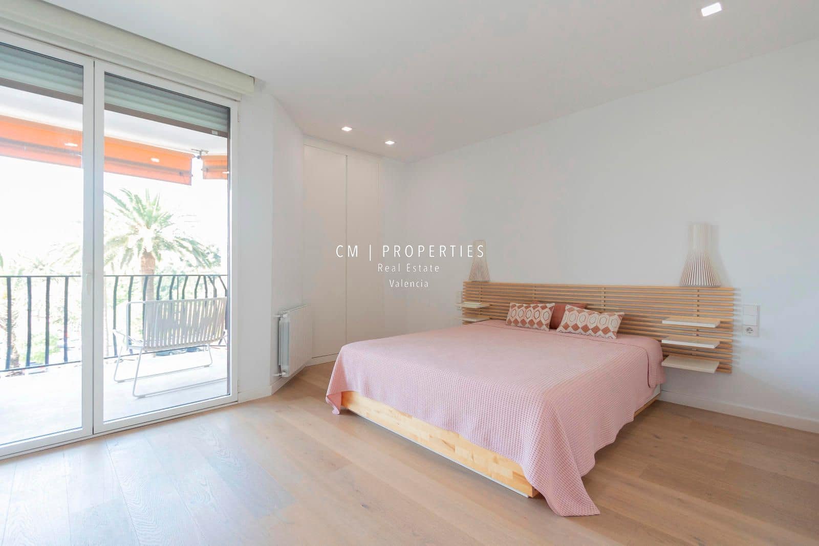 4 soverom Leilighet til leie i Valencia by - € 4 500 (Ref: 8954735)