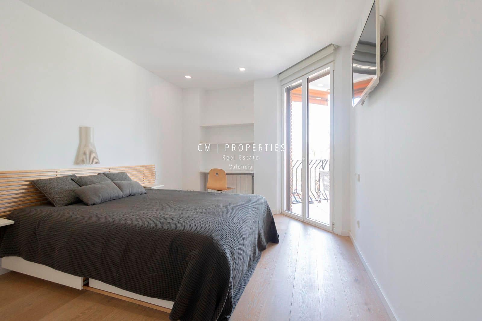 4 soverom Leilighet til leie i Valencia by - € 4 500 (Ref: 8954735)