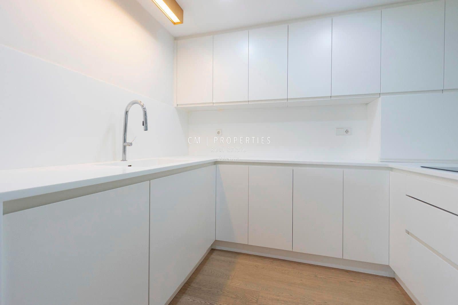 4 soverom Leilighet til leie i Valencia by - € 4 500 (Ref: 8954735)