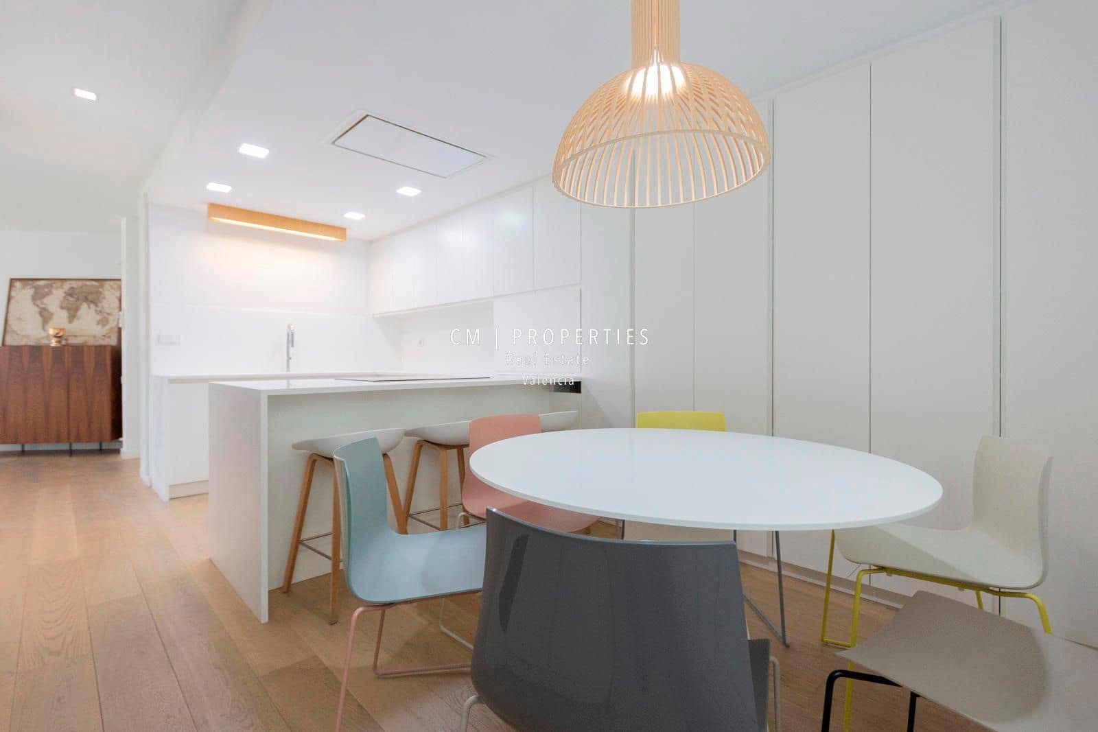 4 soverom Leilighet til leie i Valencia by - € 4 500 (Ref: 8954735)