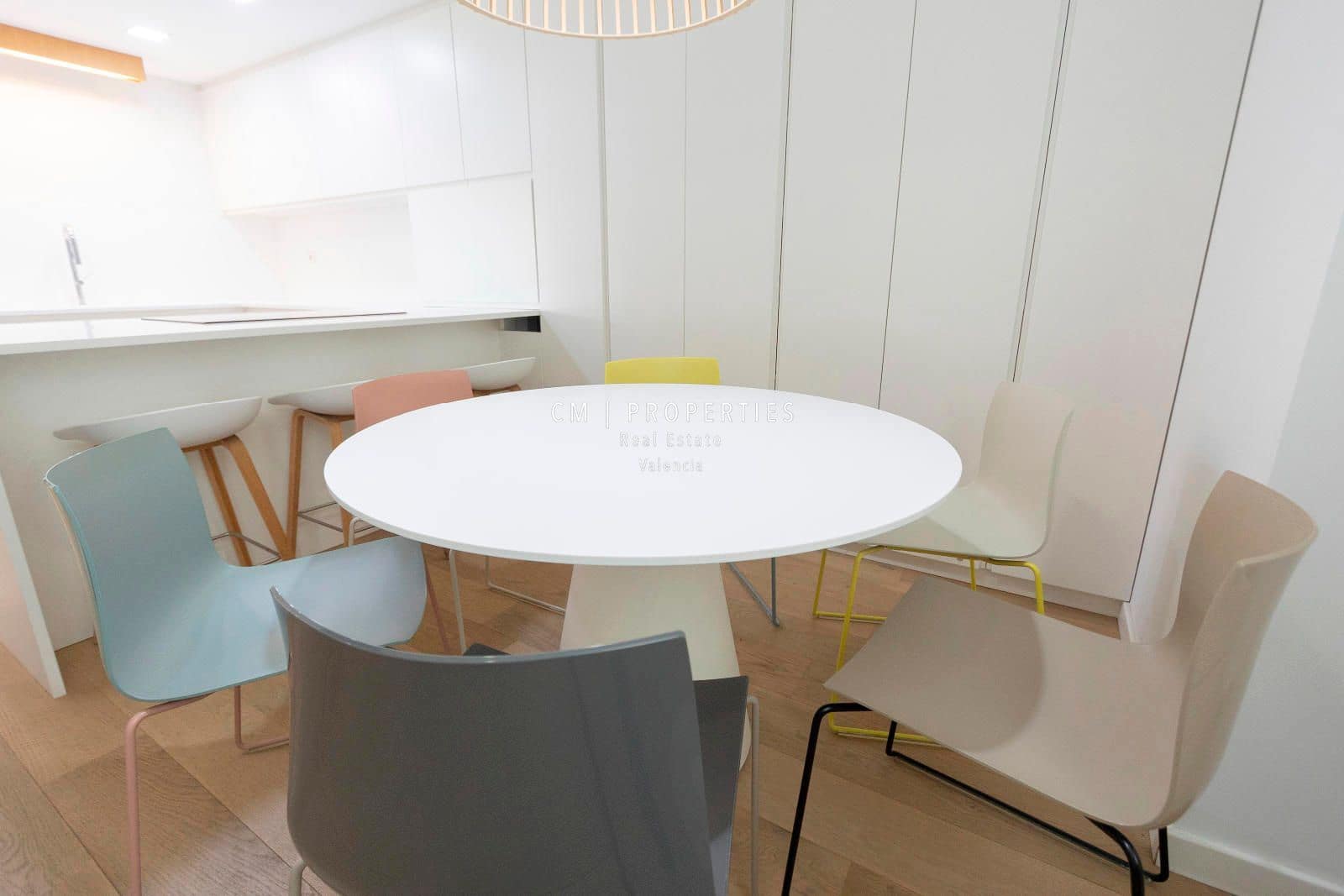 4 soverom Leilighet til leie i Valencia by - € 4 500 (Ref: 8954735)