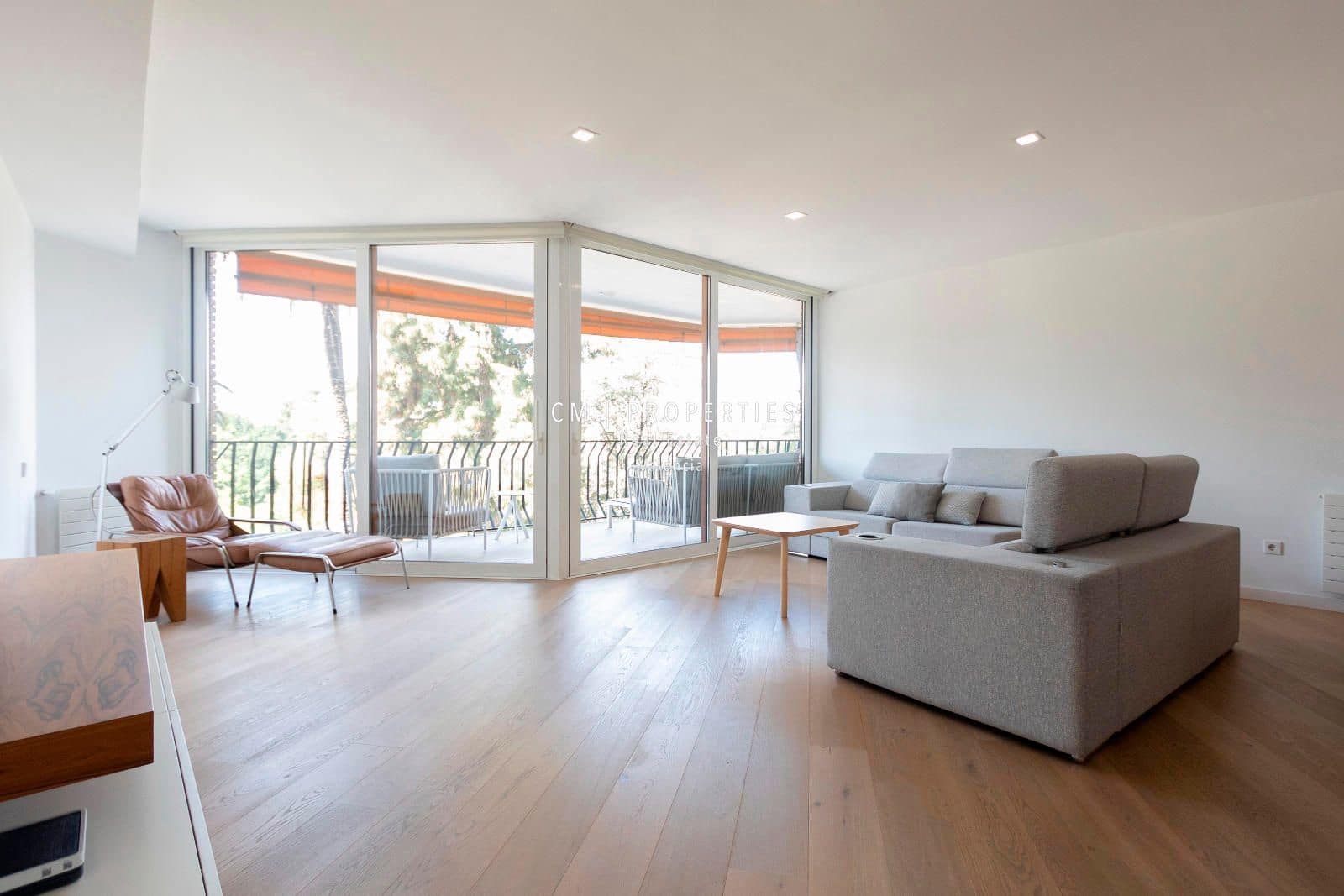4 soverom Leilighet til leie i Valencia by - € 4 500 (Ref: 8954735)