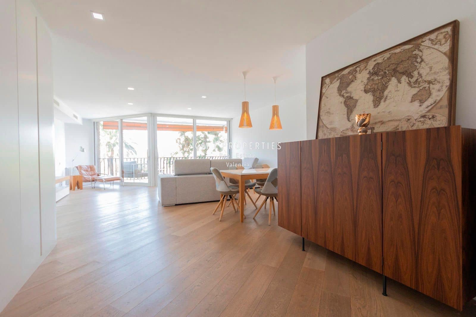 4 soverom Leilighet til leie i Valencia by - € 4 500 (Ref: 8954735)