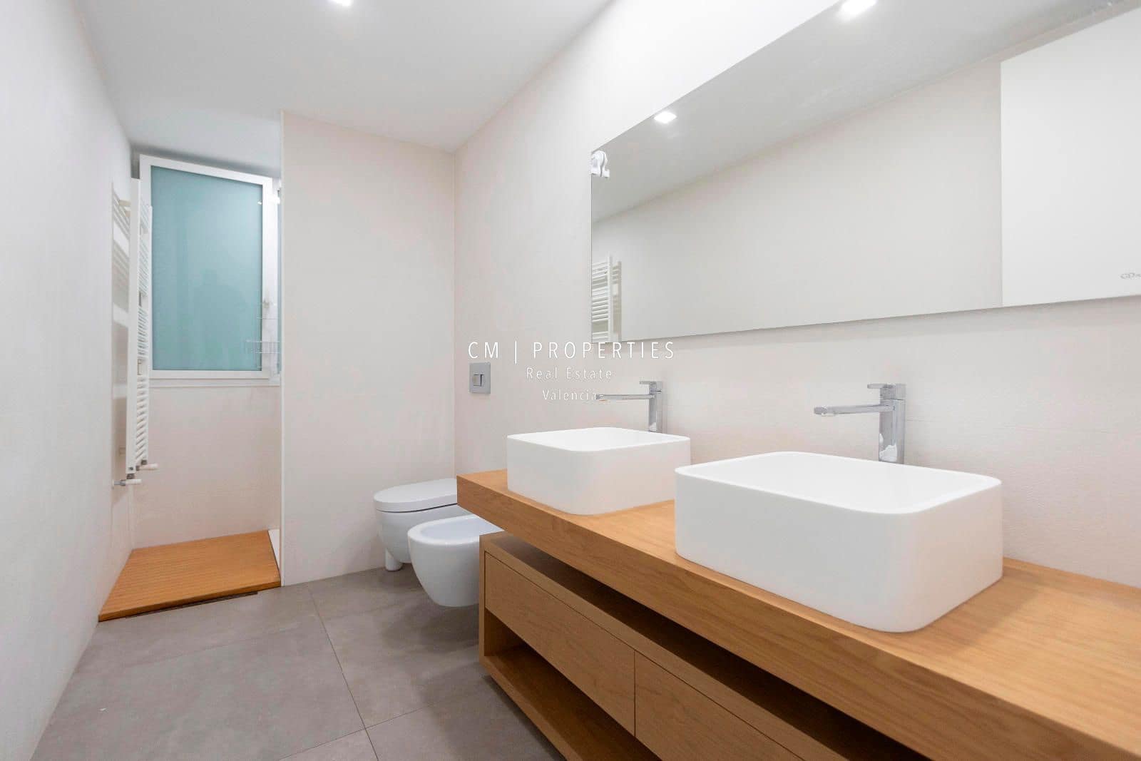 4 soverom Leilighet til leie i Valencia by - € 4 500 (Ref: 8954735)