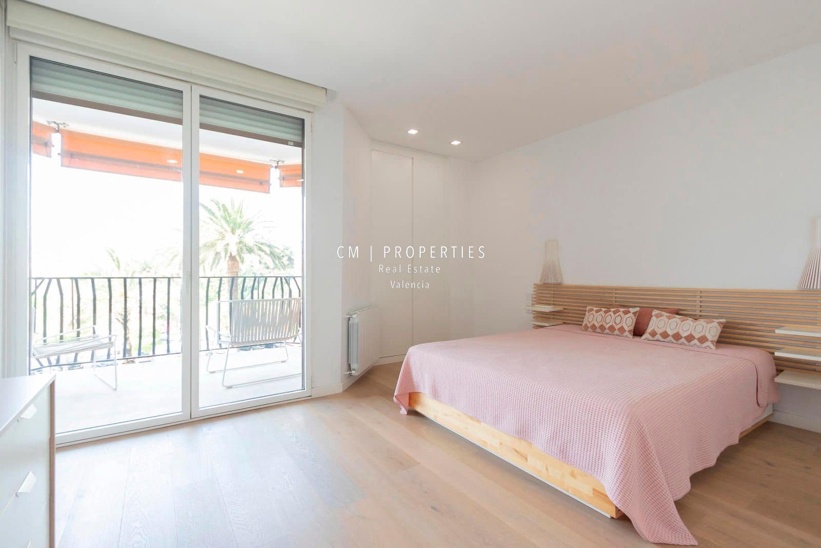 4 soverom Leilighet til leie i Valencia by - € 4 500 (Ref: 8954735)