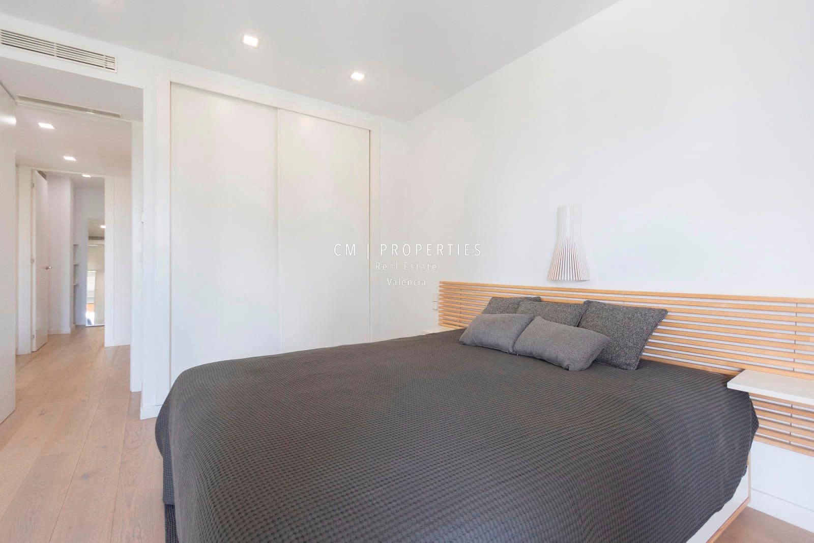 4 soverom Leilighet til leie i Valencia by - € 4 500 (Ref: 8954735)