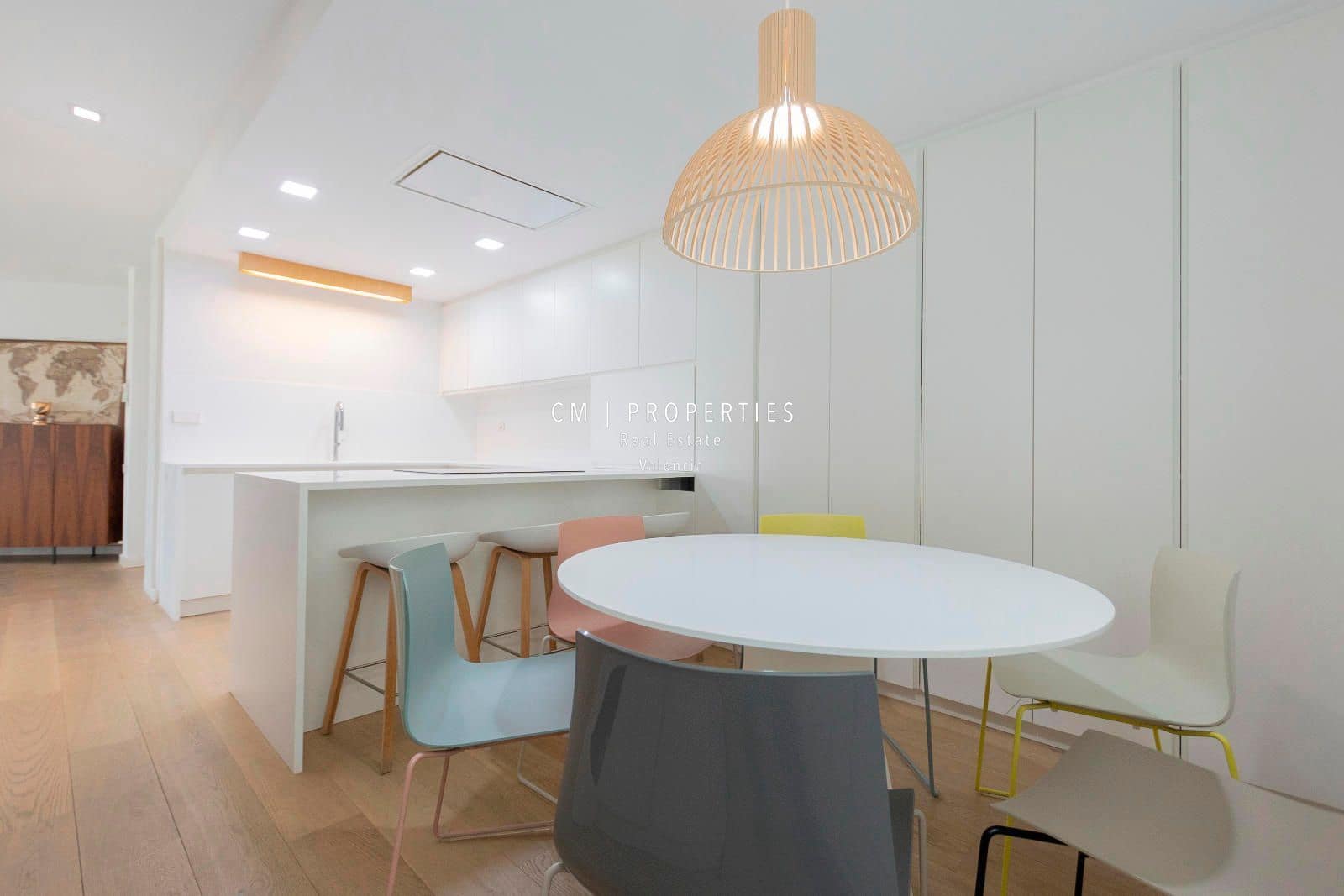 4 soverom Leilighet til leie i Valencia by - € 4 500 (Ref: 8954735)