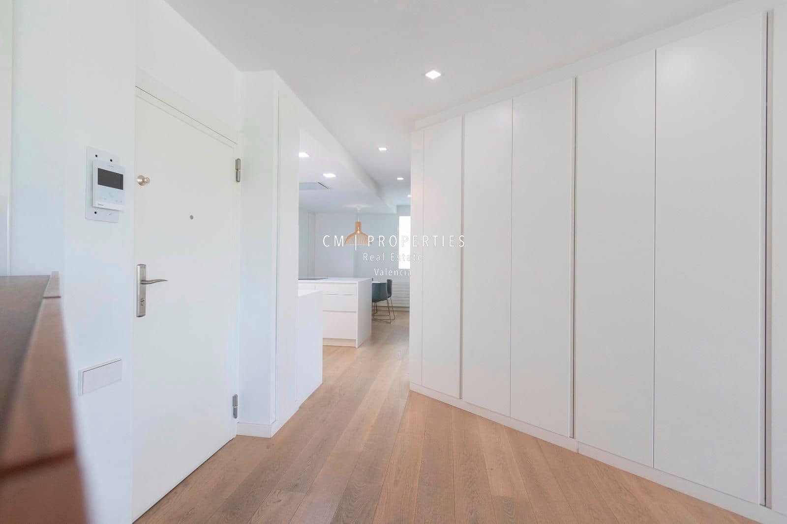 4 soverom Leilighet til leie i Valencia by - € 4 500 (Ref: 8954735)