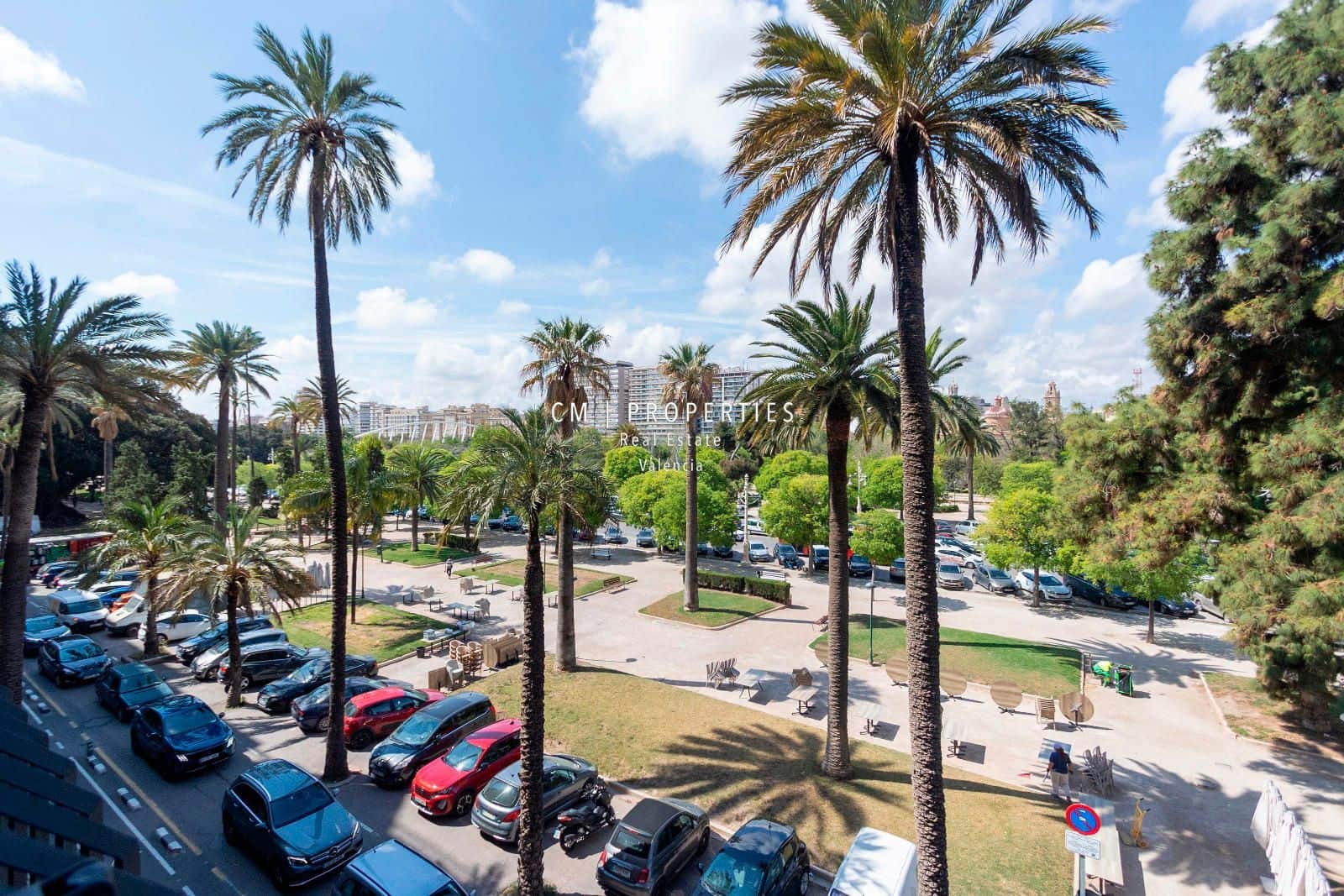 4 soverom Leilighet til leie i Valencia by - € 4 500 (Ref: 8954735)