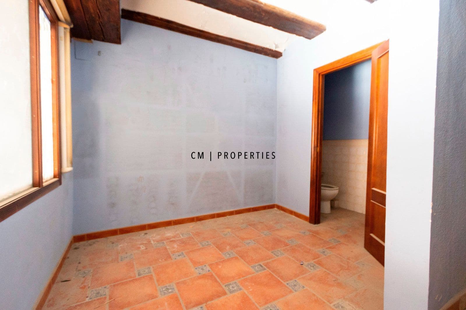 Restaurant/Bar til salgs i Valencia by - € 700 000 (Ref: 8954736)