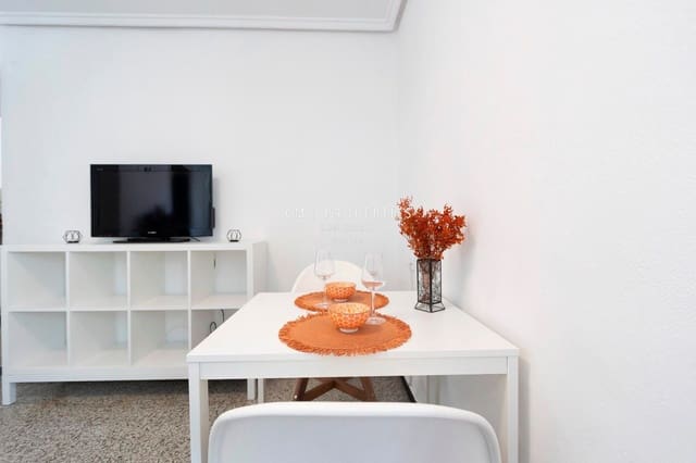 2 Zimmer Wohnung zu vermieten in València Stadt - 1.100 € (Ref: 8956110)