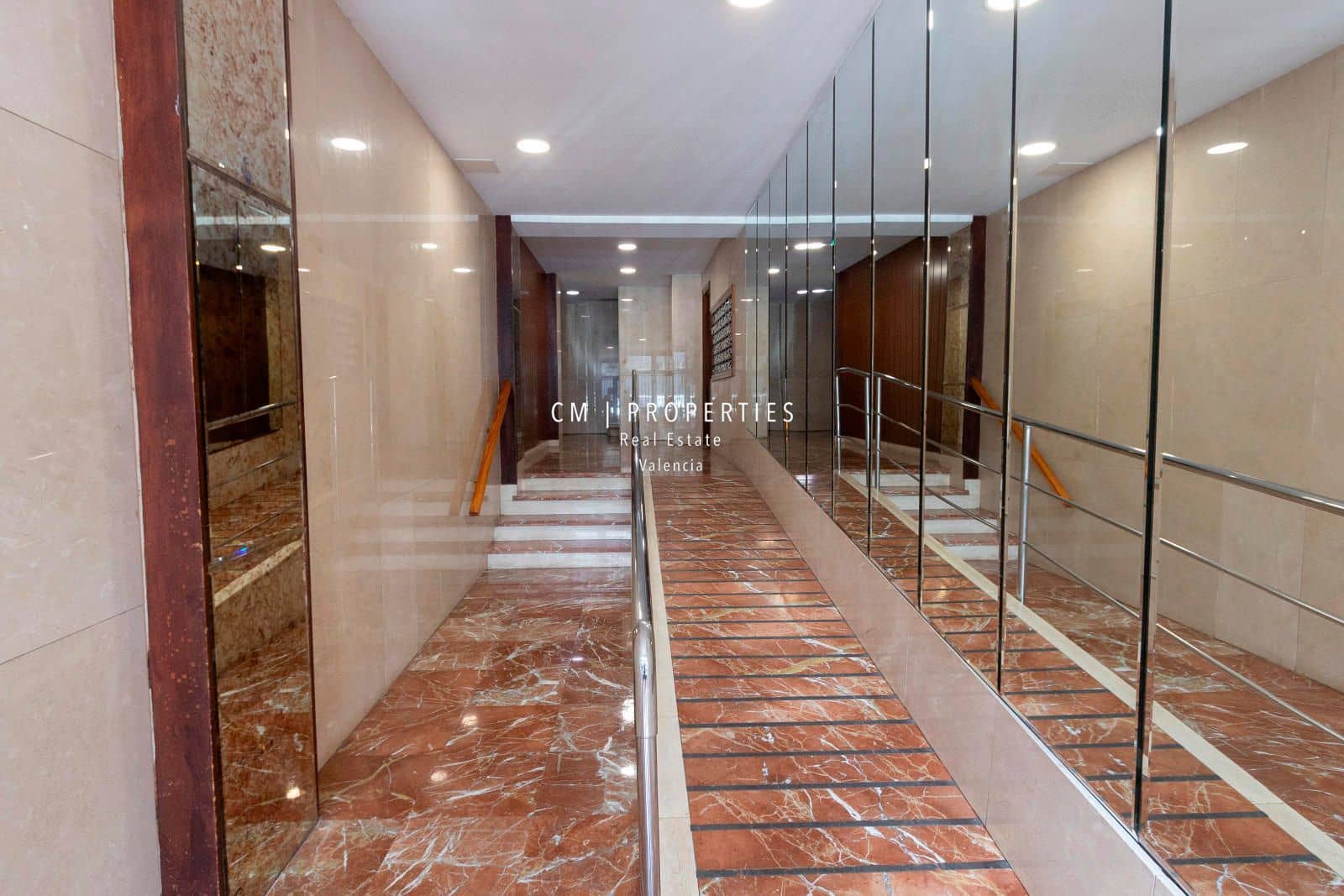 2 soveværelse Lejlighed til leje i Valencia by - € 1.100 (Ref: 8956110)