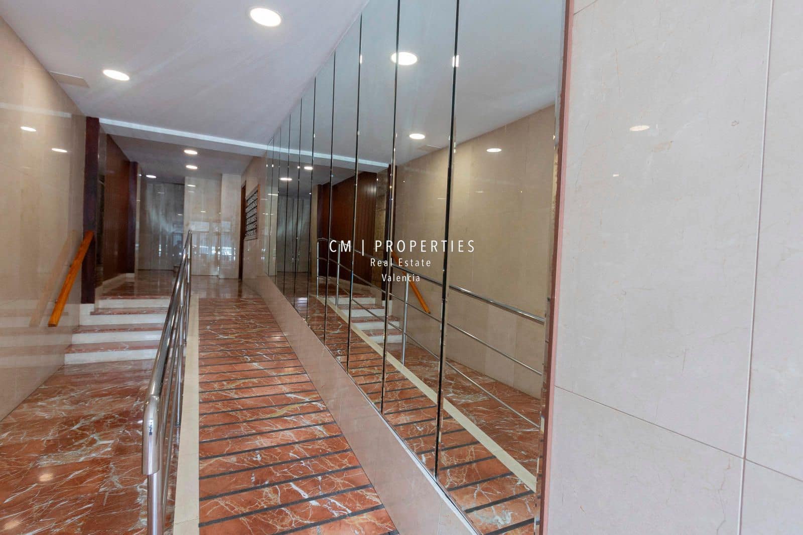 2 soveværelse Lejlighed til leje i Valencia by - € 1.100 (Ref: 8956110)