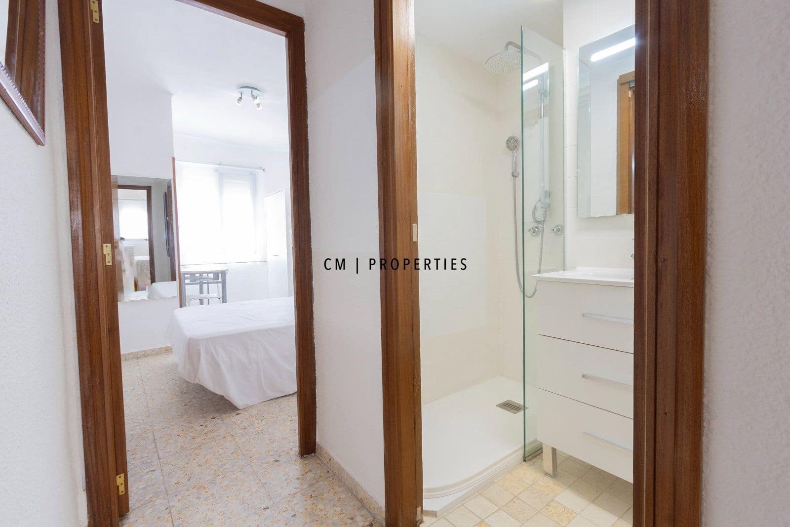 3 bedroom Flat for rent in Valencia city - € 1,200 (Ref: 8966773)