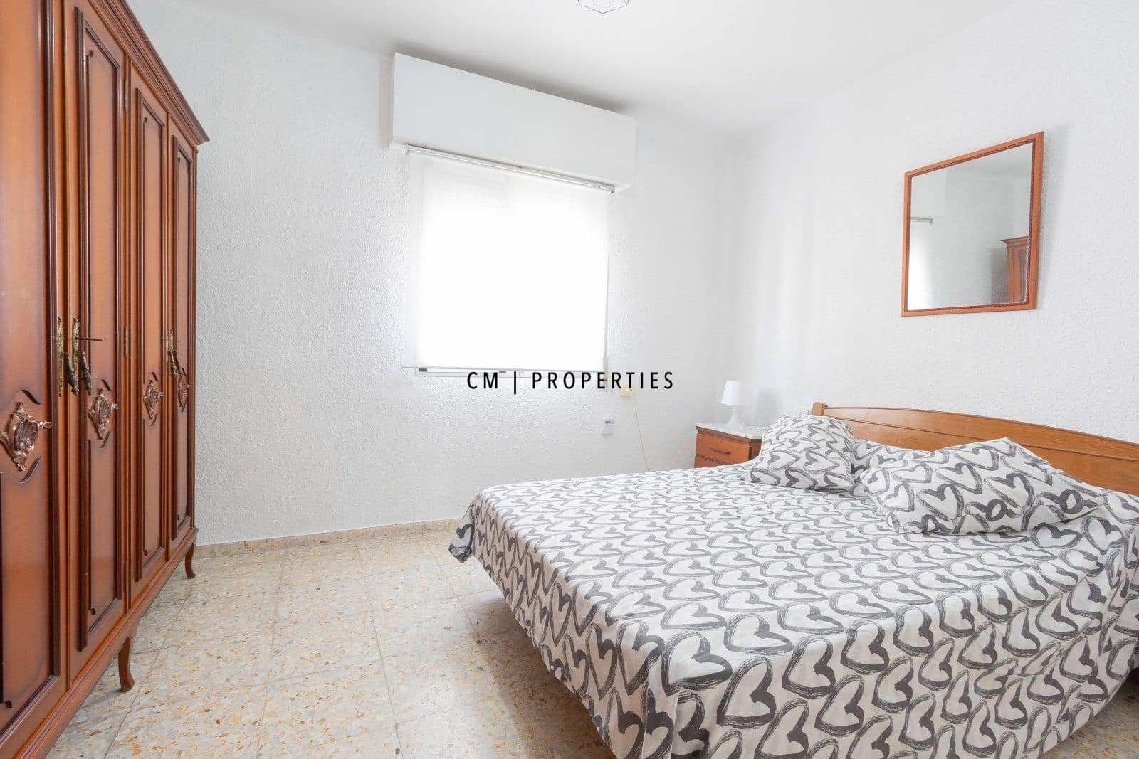 3 bedroom Flat for rent in Valencia city - € 1,200 (Ref: 8966773)
