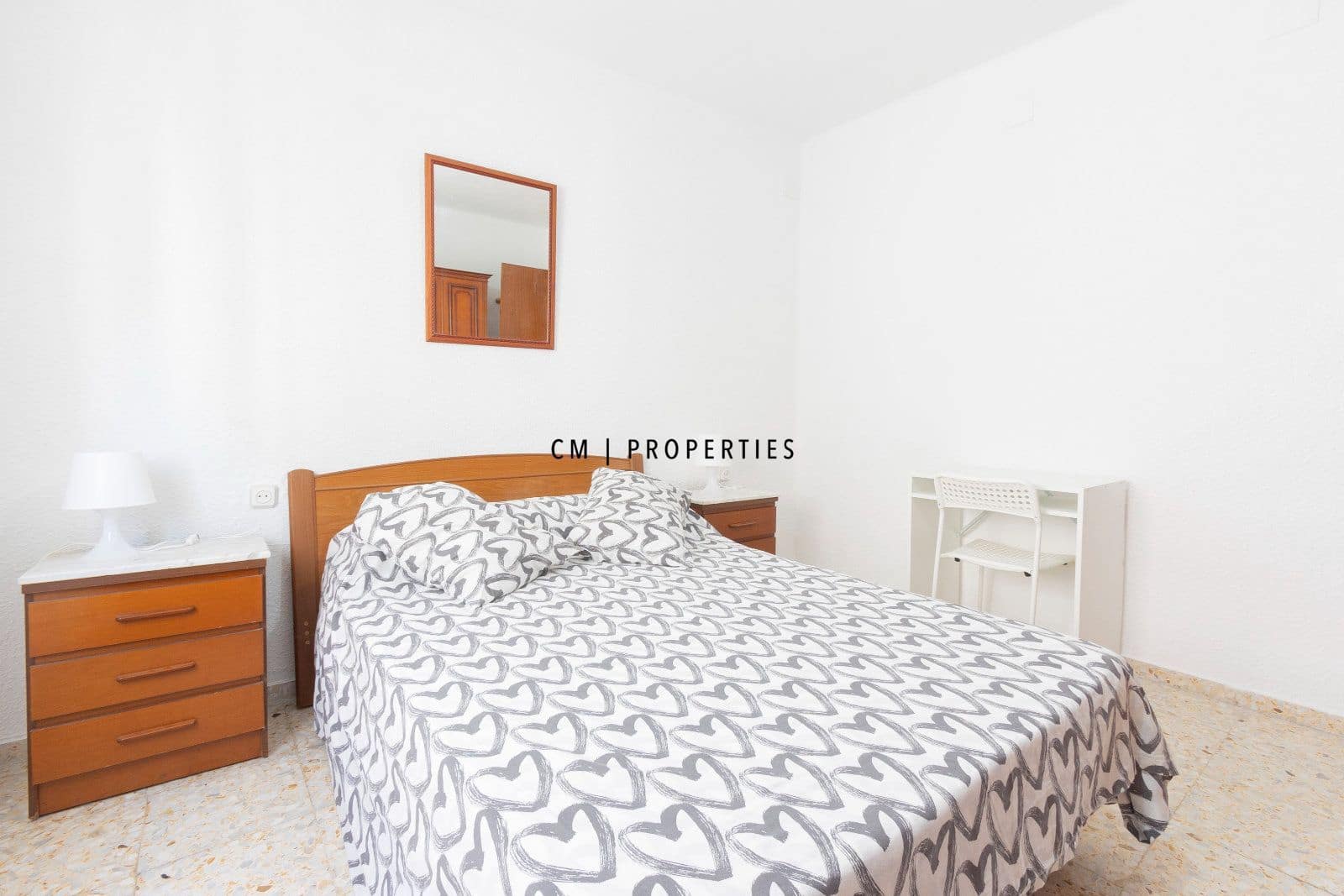 3 bedroom Flat for rent in Valencia city - € 1,200 (Ref: 8966773)