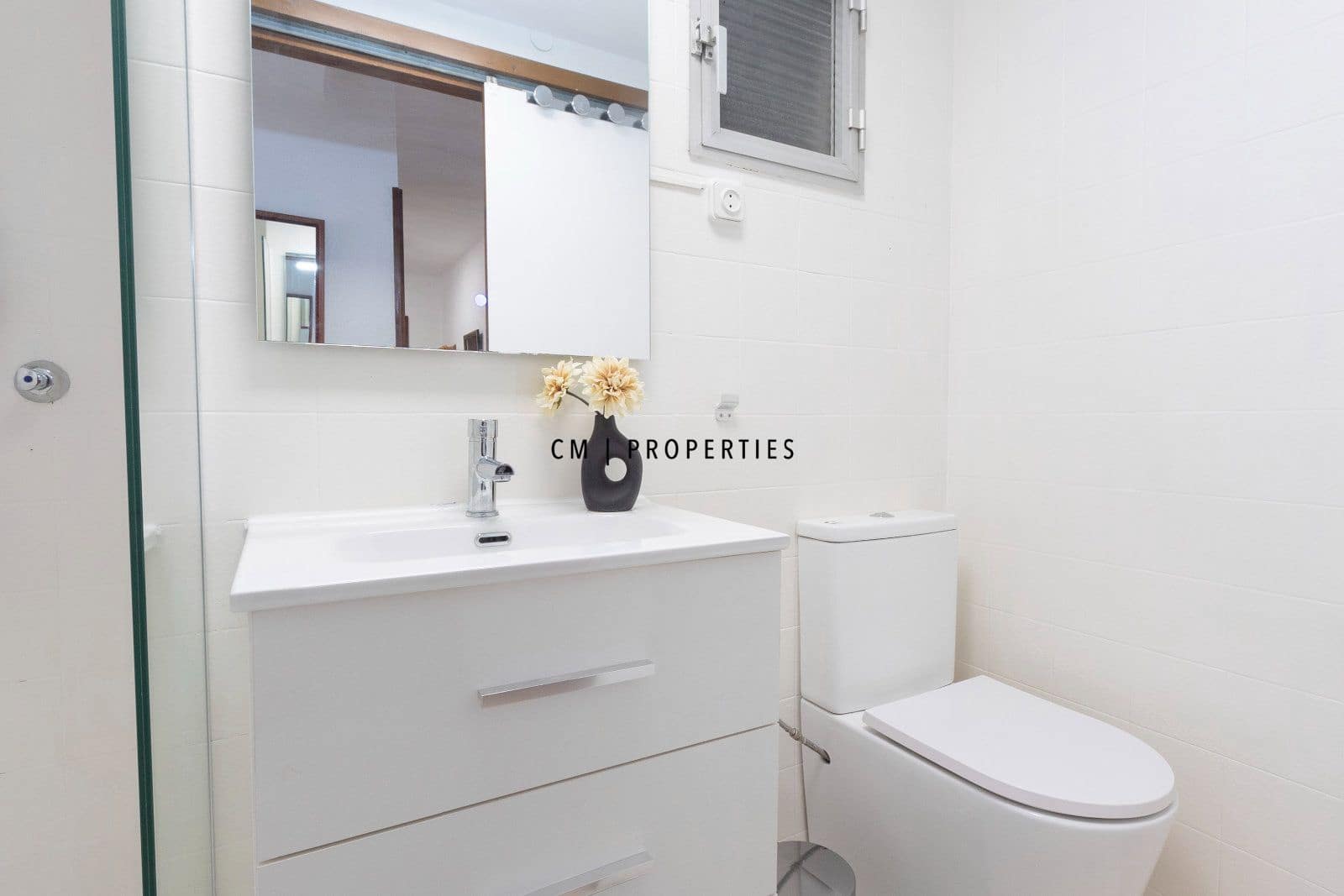 3 bedroom Flat for rent in Valencia city - € 1,200 (Ref: 8966773)