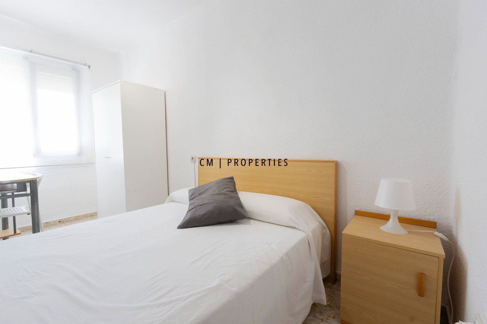 3 bedroom Flat for rent in Valencia city - € 1,200 (Ref: 8966773)
