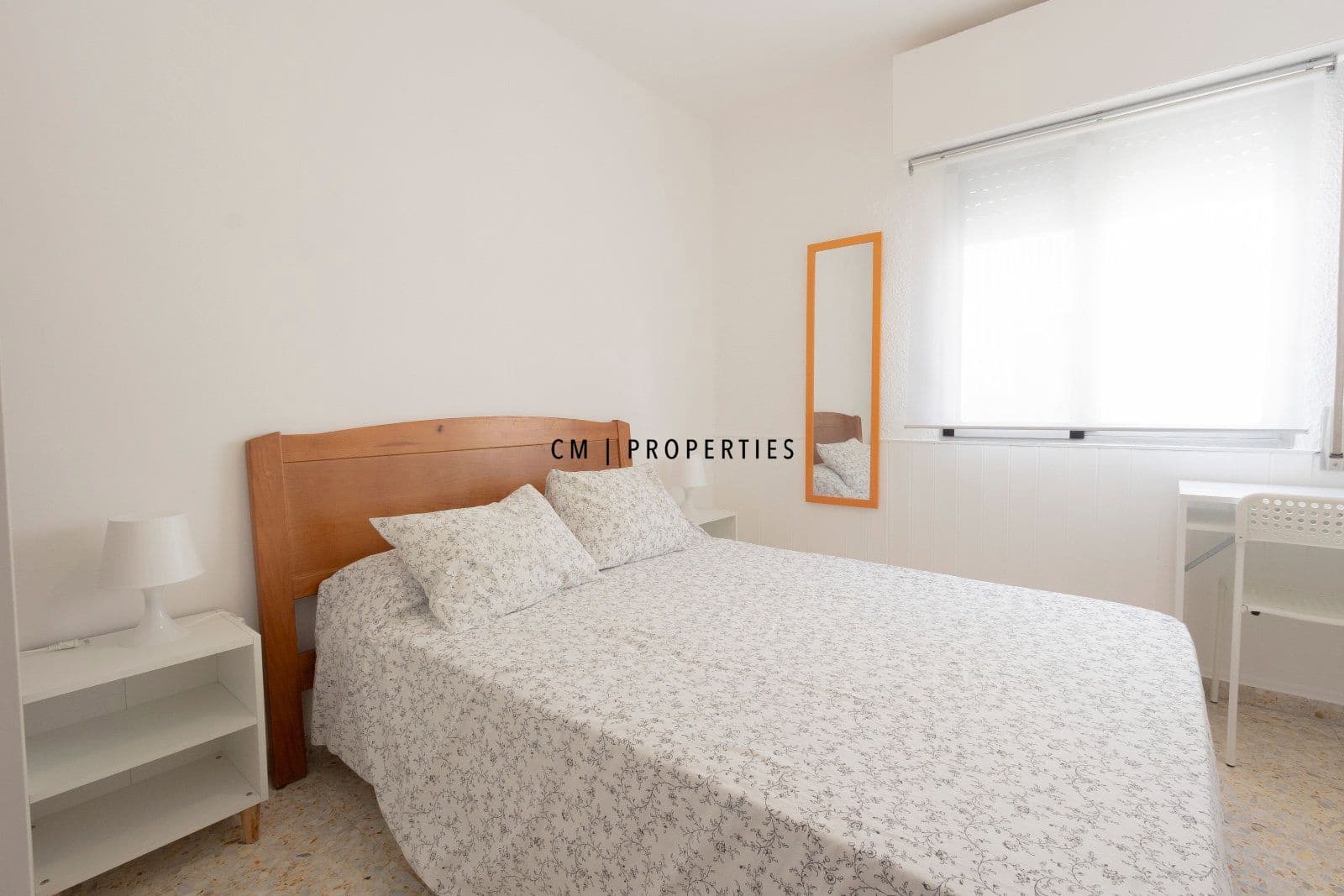 3 bedroom Flat for rent in Valencia city - € 1,200 (Ref: 8966773)
