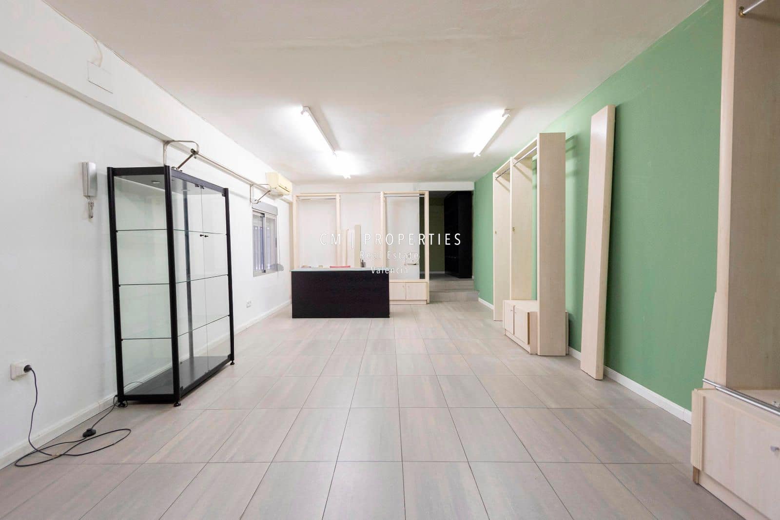 Commercial for sale in Valencia city with garage - € 510,000 (Ref: 8966774)