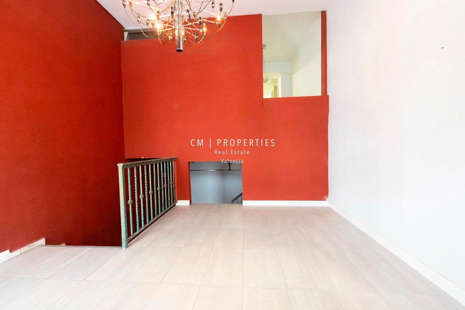 Commercial for sale in Valencia city with garage - € 510,000 (Ref: 8966774)