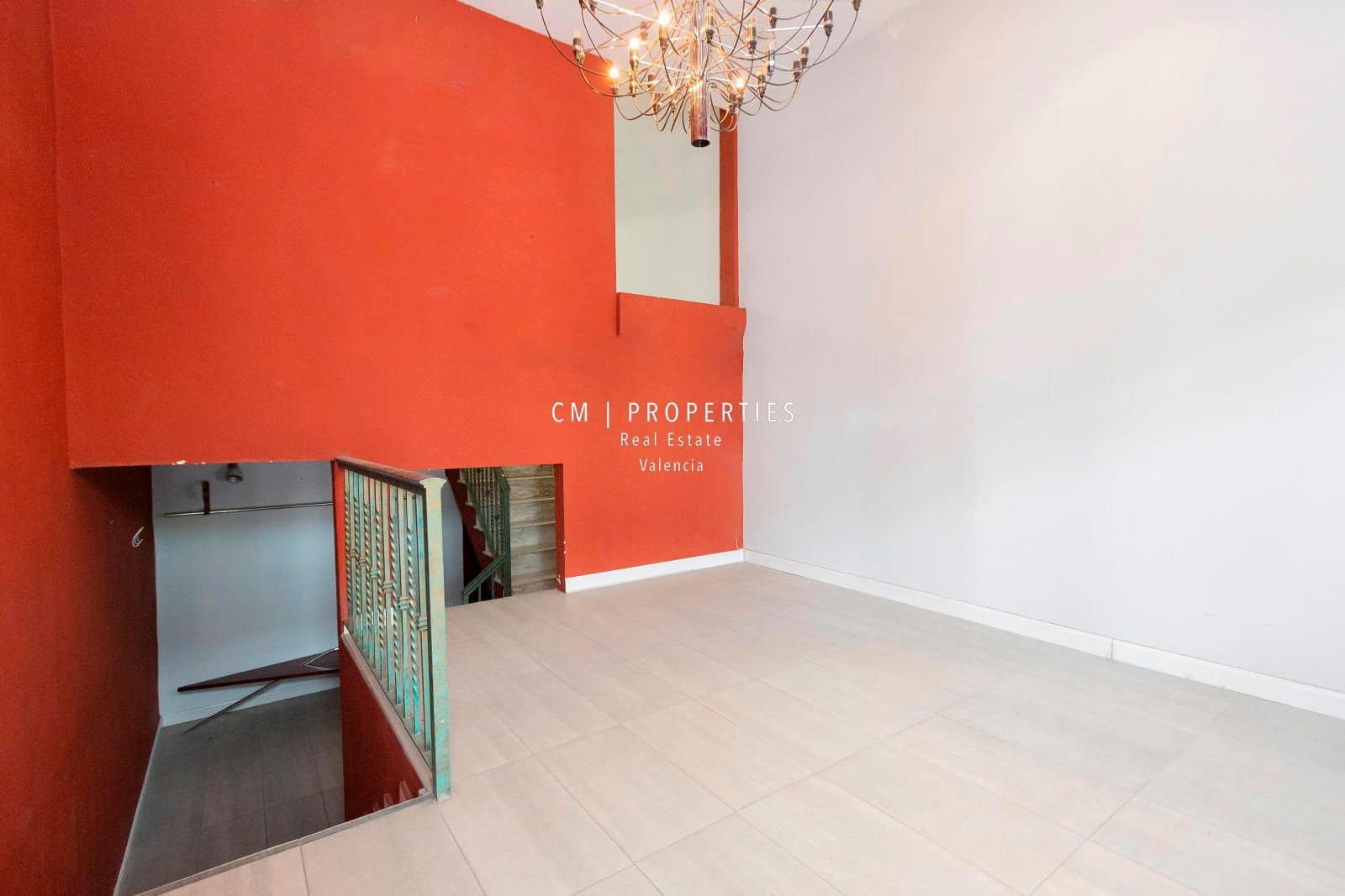 Commercial for sale in Valencia city with garage - € 510,000 (Ref: 8966774)