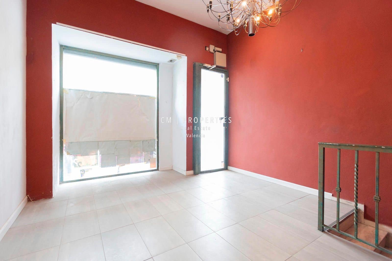 Commercial for sale in Valencia city with garage - € 510,000 (Ref: 8966774)