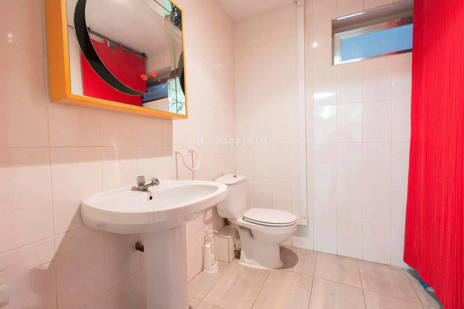 Commercial for sale in Valencia city with garage - € 510,000 (Ref: 8966774)
