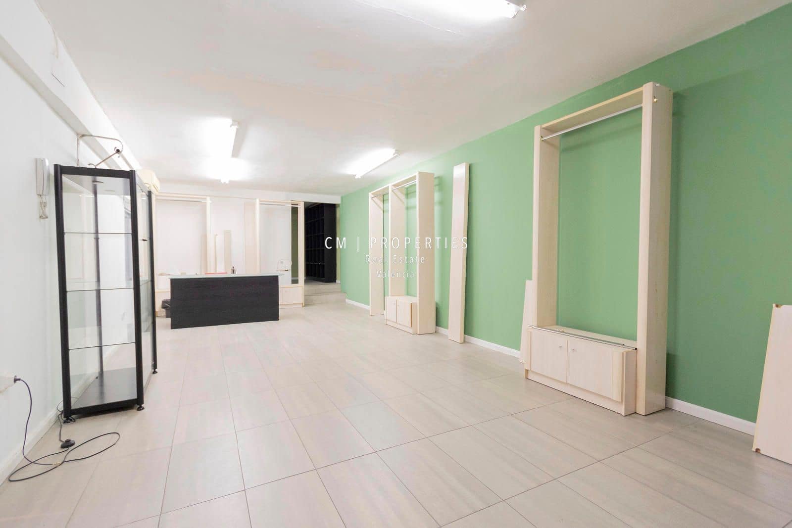 Commercial for sale in Valencia city with garage - € 510,000 (Ref: 8966774)