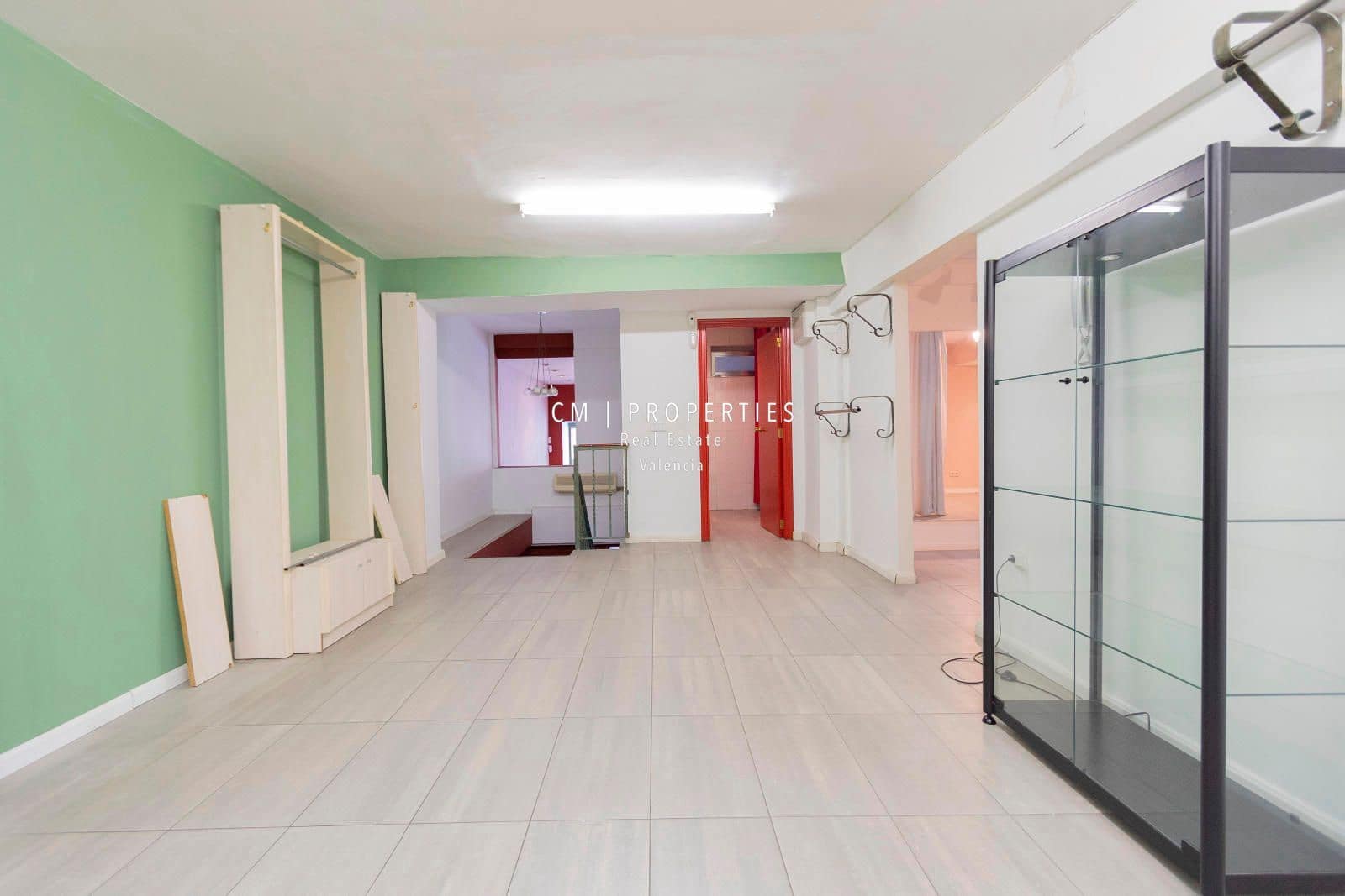 Commercial for sale in Valencia city with garage - € 510,000 (Ref: 8966774)